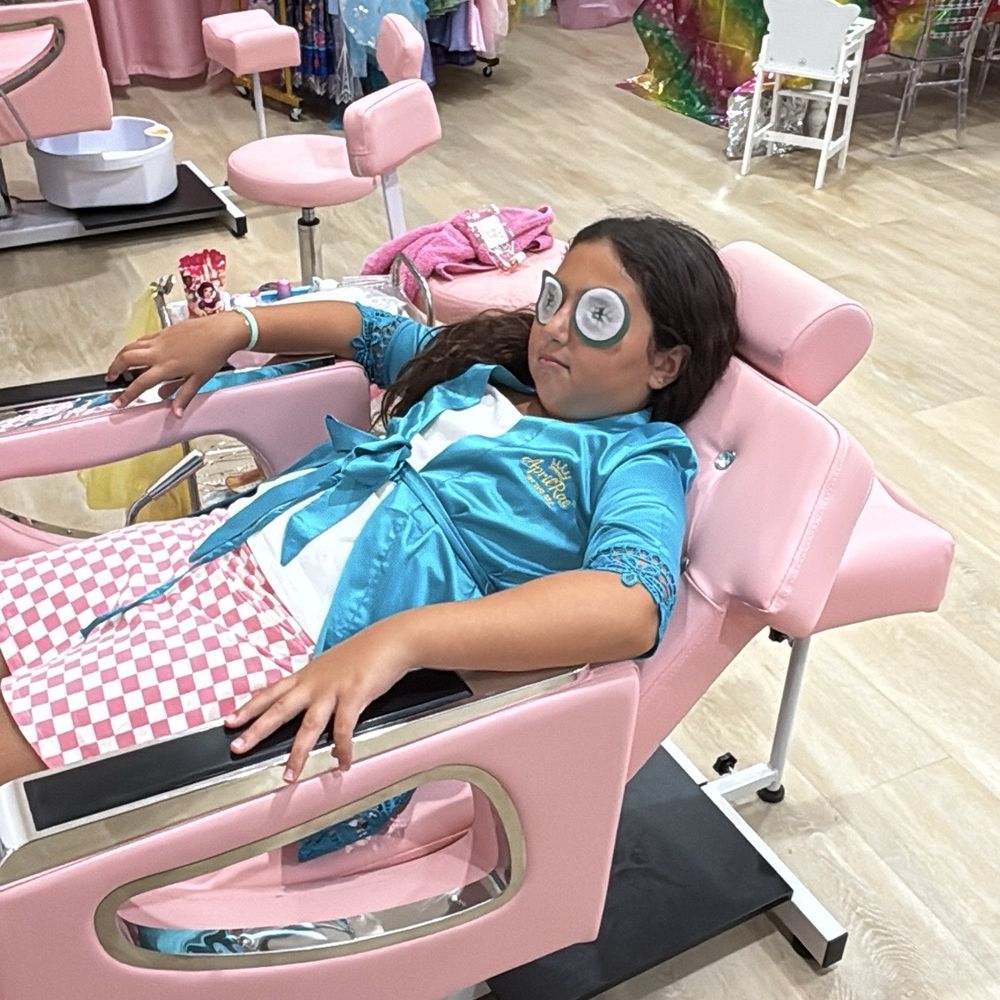 Aprilrae By The Sea - Kids Activities Near Me - Seal Beach, California