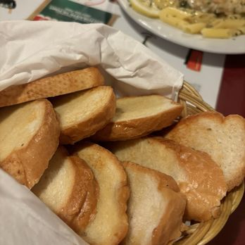 Ramando's - Garlic bread provided for table - Italian Near Me - Myrtle Beach, South Carolina
