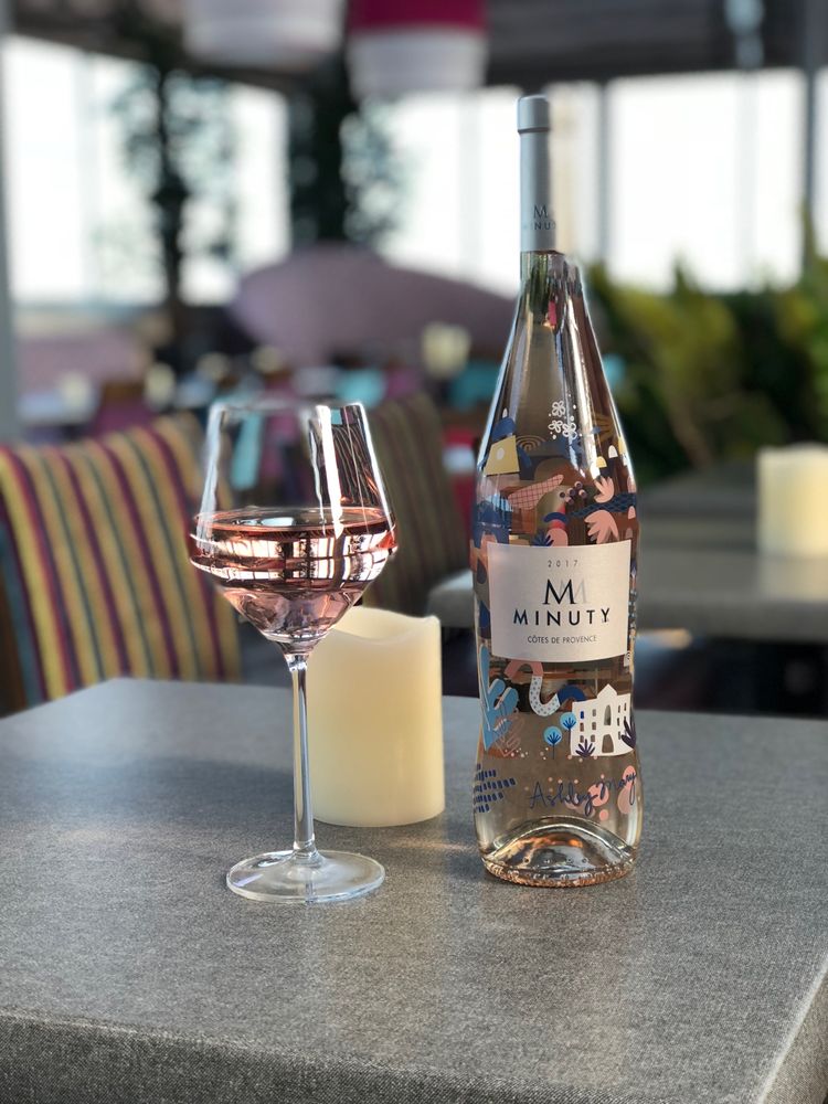 Vetro Restaurant & Lounge