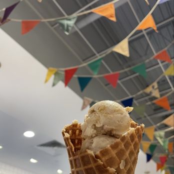 Jeni’s Splendid Ice Creams - Gooey Butter Cake jn a cone - Ice Cream & Frozen Yogurt Near Me - Oak Brook, Illinois