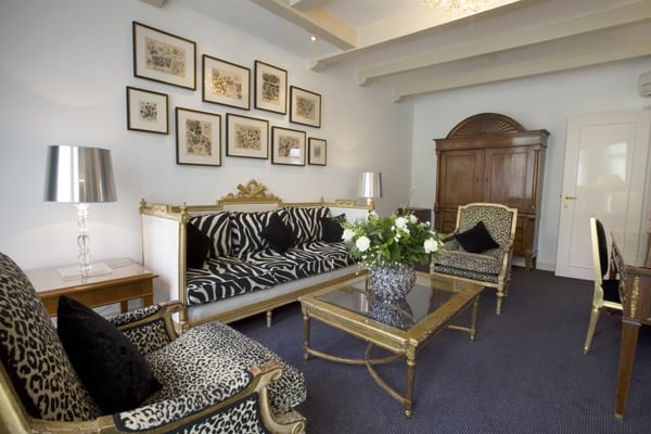 Ambassade Hotel by null