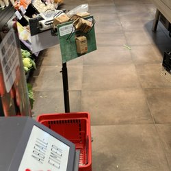 REWE - Rewe - ein Lebensmittelladen