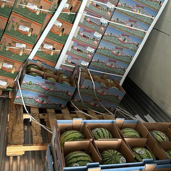 Van Groningen & Sons - Carga de sandias y melones que paletas estaban malas - Fruits & Veggies Near Me - Manteca, California