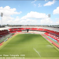 Max-Morlock-Stadion - Über den Dächern des Stadion. Aufnahme aus ca. 60m Höhe. Copyright: Steffen Oliver Riese