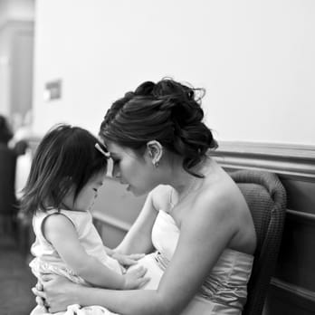 Christine Williams Photography - saying hi to baby - Photographers Near Me Christine Williams Photography - saying hi to baby - Photographers Near Me