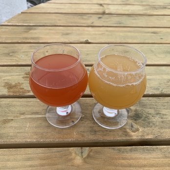Tin Barn Brewing - Hometown Honey Ale and Juice Comet IPA - Breweries Near Me - Chester, New York