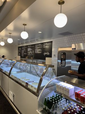 Jeni's Splendid Ice Creams by null