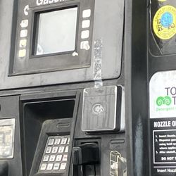 Broken buttons, grimy surfaces, no receipt or too lazy to change the paper. The last six months same story.