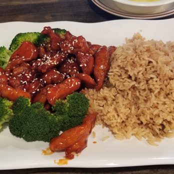 TK Wu - Sesame chicken with broccoli and fried rice. Huge portions for lunch - Chinese Near Me - Ann Arbor, Michigan