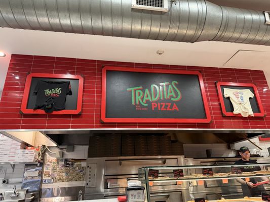 Traditas Pizza by null