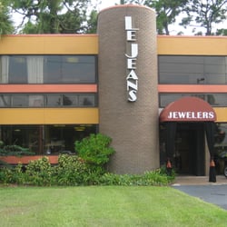 Le Jean's Jewelers - Beautiful Store Front