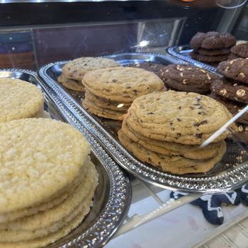 Bello's Bakery - Cookies: lemon, chocolate chip pecan and chocolate with nuts - Bakeries Near Me - Des Peres, Missouri