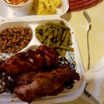 R Kitchen - Soul Food Near Me - Lakewood, California