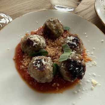 il ponte - Happy Hour - Mini Meatballs - American Near Me - Milwaukee, Wisconsin il ponte - Happy Hour - Mini Meatballs - American Near Me - Milwaukee, Wisconsin