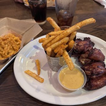 Barry Dyngles - Wings and fries and mac - Barbeque Near Me - Youngstown, Ohio Barry Dyngles - Wings and fries and mac - Barbeque Near Me - Youngstown, Ohio