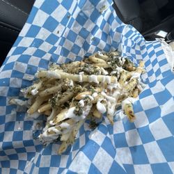 The Blue Food Trailer - Garlic fries