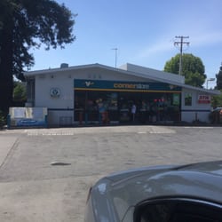 Valero Corner Store - Pretty basic Volero