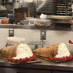 I've been dreaming about this day Four years finally cornucopia cake it's mine