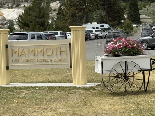 Mammoth Hot Springs Hotel & Cabins by null