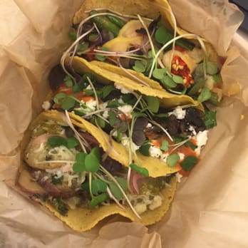 Chaia - From the top: Asparagus, mushroom, creamy kale - Vegetarian Near Me - Washington, DC, District of Columbia