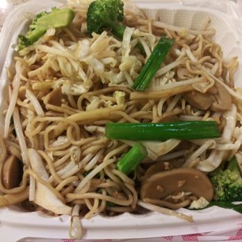 Shanghai Cafe - Vegetable chow mein - Chinese Near Me - San Diego, California