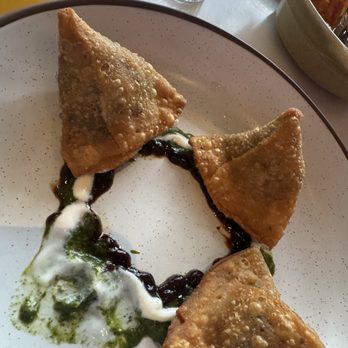 Baar Baar - Samosas - chutney was great but didn't love the filling - Indian Near Me - Los Angeles, California