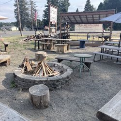 Brown Shack Tavern - Beer garden