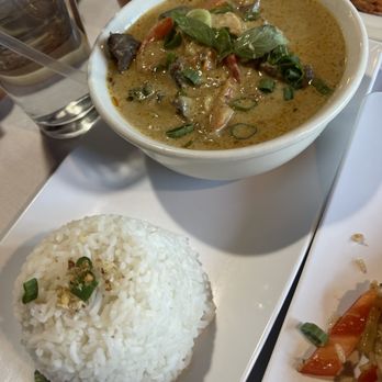 Pan Asian - Yellow Curry with Beef - Thai Near Me - Las Vegas, Nevada Pan Asian - Yellow Curry with Beef - Thai Near Me - Las Vegas, Nevada