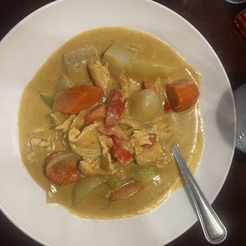 Chao Pra Ya Thai Cuisine - Yellow curry - Thai Near Me - Eugene, Oregon Chao Pra Ya Thai Cuisine - Yellow curry - Thai Near Me - Eugene, Oregon