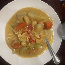 Chao Pra Ya Thai Cuisine - Yellow curry