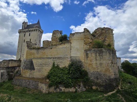 Forteresse Royale de Chinon by null