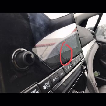 Parkway Honda - A crack on my touch screen after the maintenance service at Honda Parkway - Car Dealers Near Me - North York, Ontario Parkway Honda - A crack on my touch screen after the maintenance service at Honda Parkway - Car Dealers Near Me - North York, Ontario