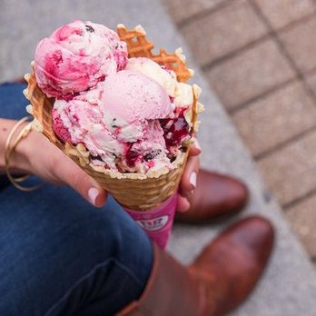 Baskin Robbin - a person holding a cone of ice cream - Ice Cream & Frozen Yogurt Near Me - Cape Girardeau, Missouri Baskin Robbin - a person holding a cone of ice cream - Ice Cream & Frozen Yogurt Near Me - Cape Girardeau, Missouri