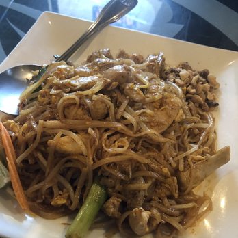 Tasty Thai - Chicken pad Thai - Thai Near Me - Modesto, California Tasty Thai - Chicken pad Thai - Thai Near Me - Modesto, California