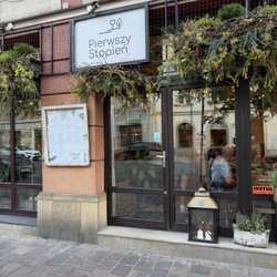 Pierwszy Stopień - Entrance