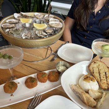 Sirenetta Seafood & Raw Bar - Oysters Crab cake arancini Burrata Martini - Seafood Near Me - Hoboken, New Jersey Sirenetta Seafood & Raw Bar - Oysters Crab cake arancini Burrata Martini - Seafood Near Me - Hoboken, New Jersey