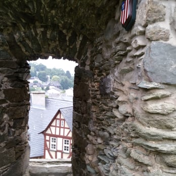 Burg Runkel - Blick auf Runkel - Landmarks & Historical Buildings Near Me - Runkel, HE