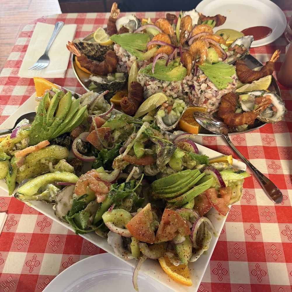 Mariscos Huatulco - Botana del Rey, Súper ostiones - Tacos Near Me - Oceanside, California Mariscos Huatulco - Botana del Rey, Súper ostiones - Tacos Near Me - Oceanside, California