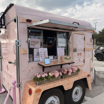 Blooming Kafe - Food Trucks Near Me Blooming Kafe - Food Trucks Near Me
