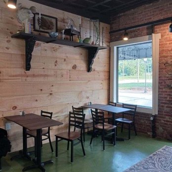 1915 Cafe And Bakery - More interior spaces - Breakfast & Brunch Near Me - Harrison, Arkansas