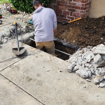 Skilled Plumber - replacing old pipe - Plumbing Near Me Skilled Plumber - replacing old pipe - Plumbing Near Me