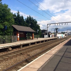 Aston Railway Station - Platforms.