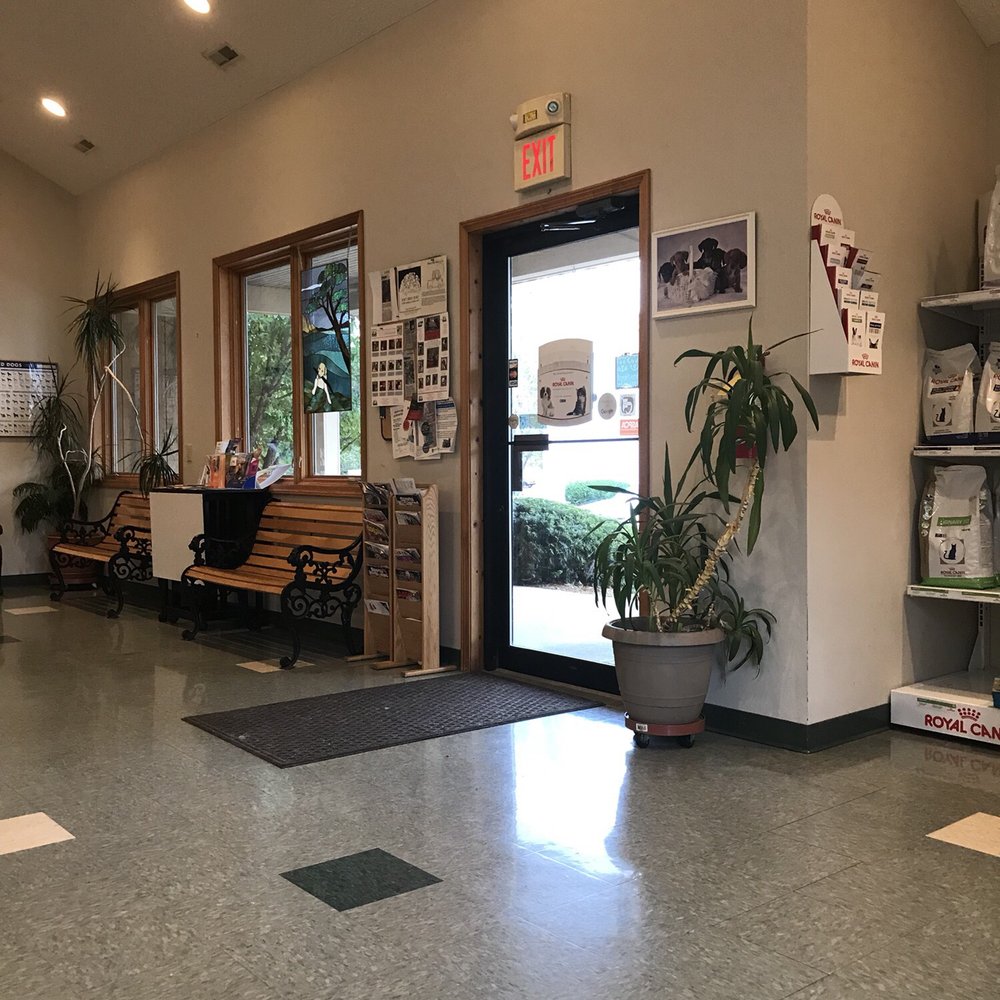 College Mall Veterinary Hospital - Veterinarians Near Me - Bloomington, Indiana College Mall Veterinary Hospital - Veterinarians Near Me - Bloomington, Indiana