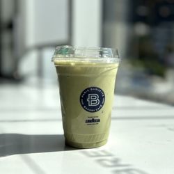 Paris Baguette - 16oz Iced Matcha Latte