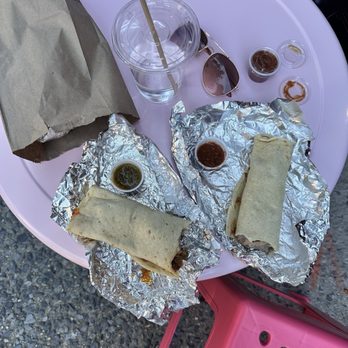 Los Burritos Juarez - Gettin' at it! - Mexican Near Me - Brooklyn, New York