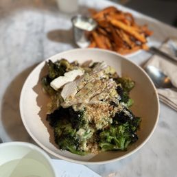 Chicken Entree and Yummy Sides