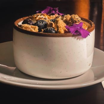 Vintage Books - S'mores Surprise - Speakeasies Near Me - Honolulu, Hawaii