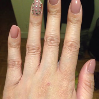 B.Stylish Nails - Gel mani with gem accent nail - Nail Salons Near Me - Paris, 75 B.Stylish Nails - Gel mani with gem accent nail - Nail Salons Near Me - Paris, 75