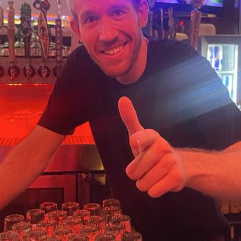 Barney's Beanery - Best customer service ever! We've been fortunate to have Sean C. as our bartender/service a few times and will keep coming back to see him. - Breakfast & Brunch Near Me - Burbank, California