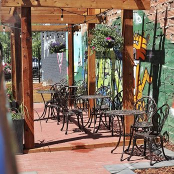 Moose & Squirrel Bistro - outdoor seating area - Bistros Near Me - Medicine Hat, Alberta Moose & Squirrel Bistro - outdoor seating area - Bistros Near Me - Medicine Hat, Alberta